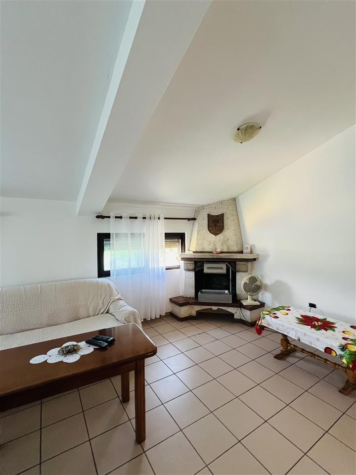 Jepet shtepi me qera mujore