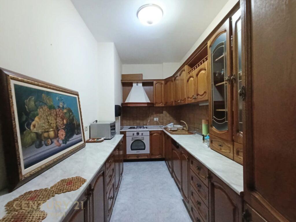 JEPET ME QERA APARTAMENT 3+1+2 PRANE PROKURORISEMetropol9752