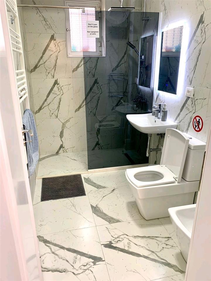 Jepet apartment me qera ne afersi te qendres