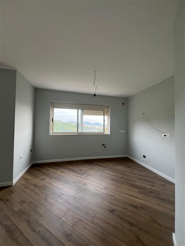 SHITET APARTAMENTI 2+1+2