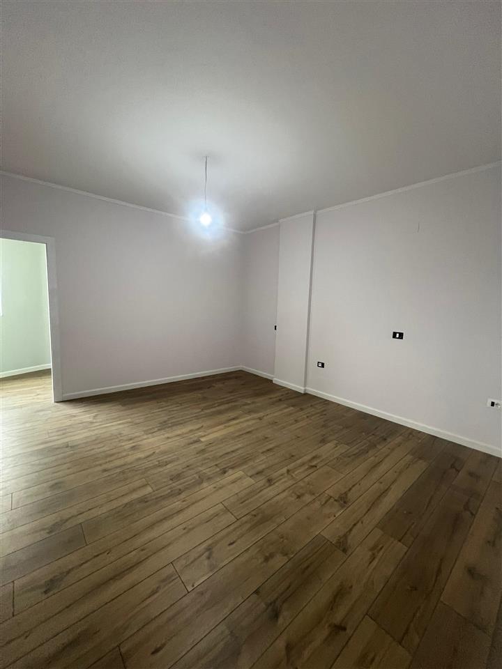 SHITET APARTAMENTI 2+1+2