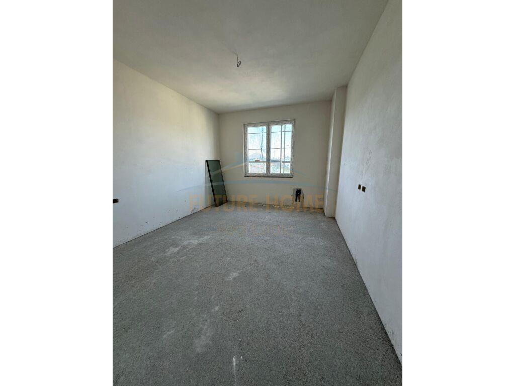 Shitet, Apartament 2+1+2, Paskuqan, Unazë e Madhe.