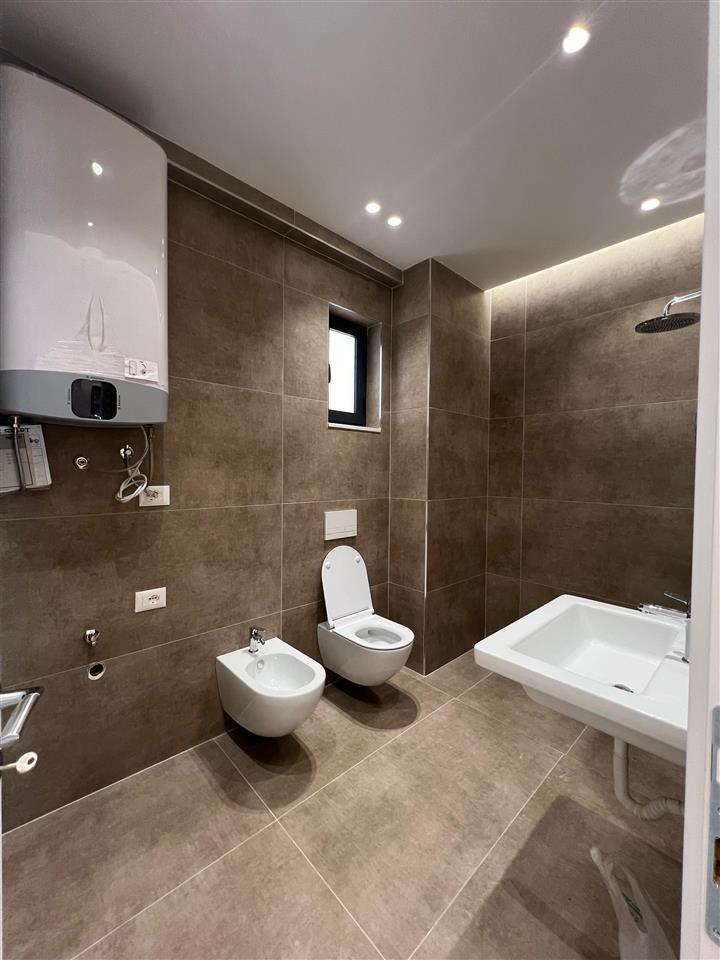 SHITET, APARTAMENT 2+1, PORCELAN, TIRANE.