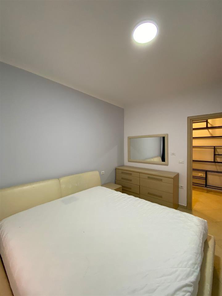 Qera, Apartament 2+1+Garazh, Liqeni i Thatë, Tiranë – 700€ |