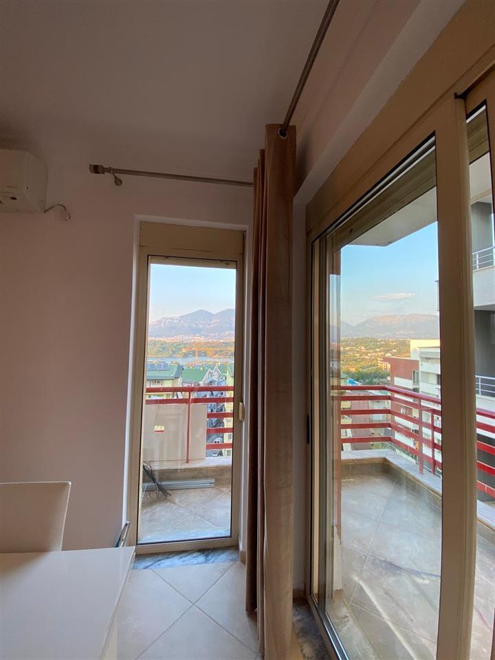 Qera, Apartament 2+1+Garazh, Liqeni i Thatë, Tiranë – 700€ |