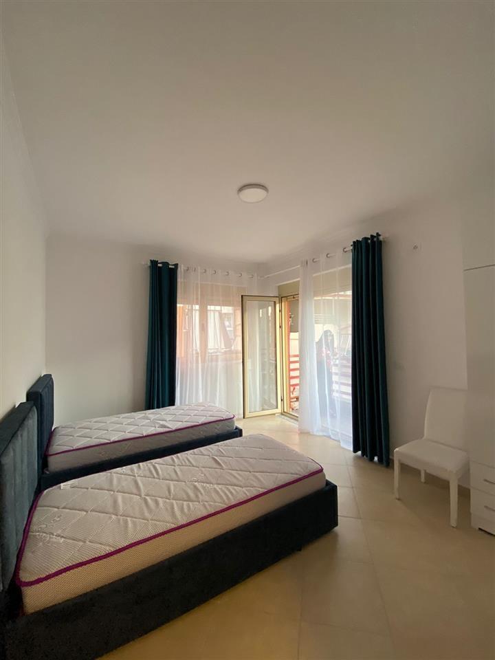 Qera, Apartament 2+1+Garazh, Liqeni i Thatë, Tiranë – 700€ |