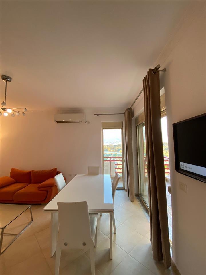 Qera, Apartament 2+1+Garazh, Liqeni i Thatë, Tiranë – 700€ |