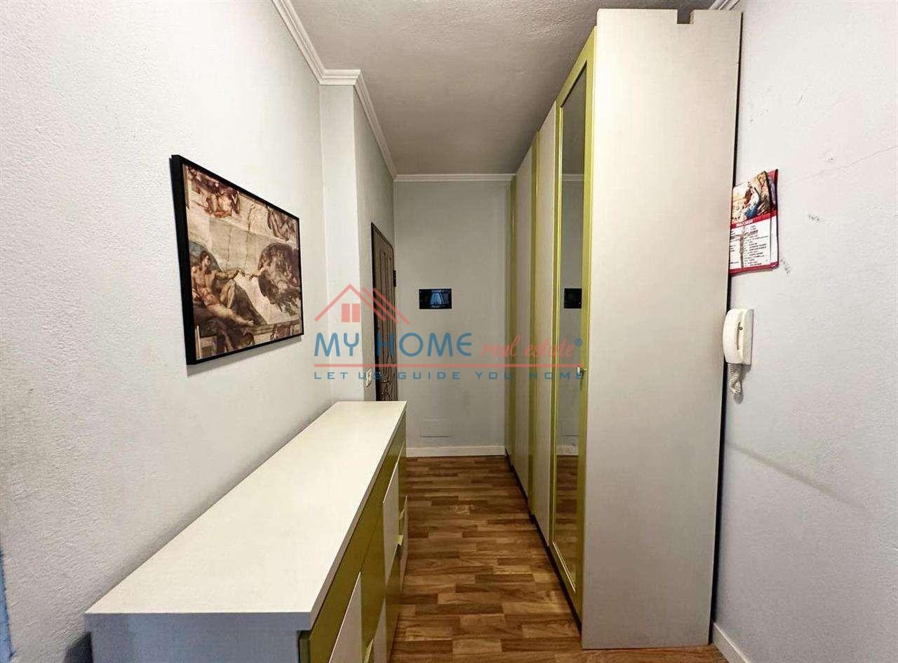 Apartament 2+1 Ne Shitje Komuna e Parisit Tirane