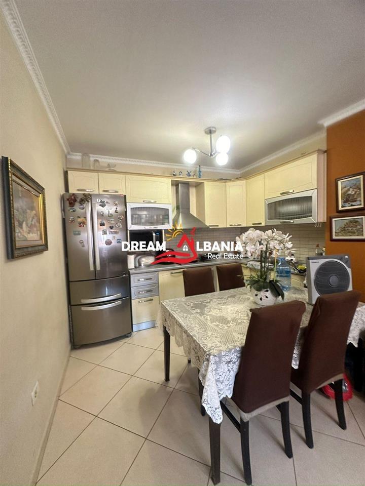 Super Apartament 2+1+2 ne shitje ne rrugen Jordan Misja