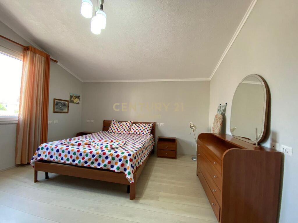 Qira Apartament 2+1 Materniteti i Ri 500 € 107 m2