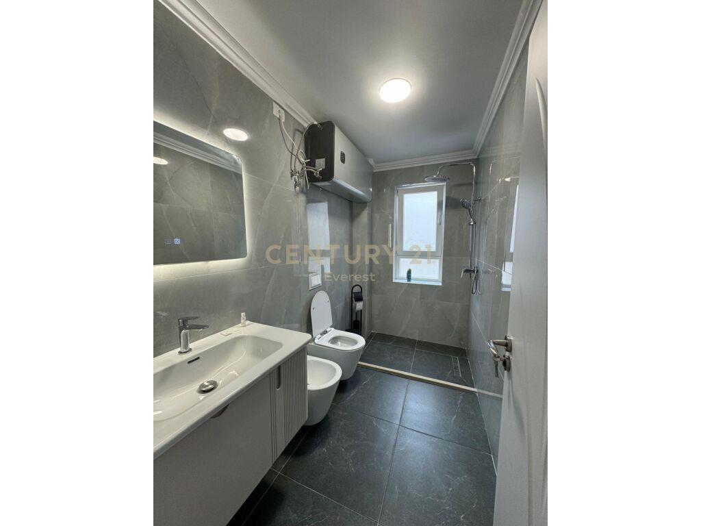 Shitet Apartament 1+1 Brraka 125 000 € 53 m2