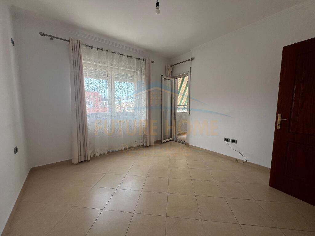 Shitet, Apartament 1+1, Fresk, Tiranë