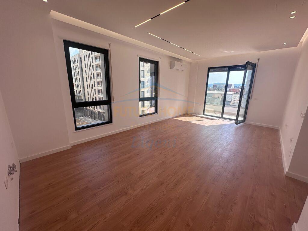 Shitet, Apartament 2+1+2, Porcelan, Tirane.