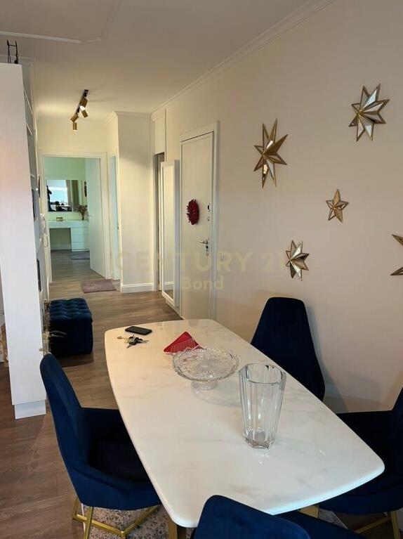 Shitet Apartament 2+1+2 Rruga e Kosovareve 265000€ 117 m2