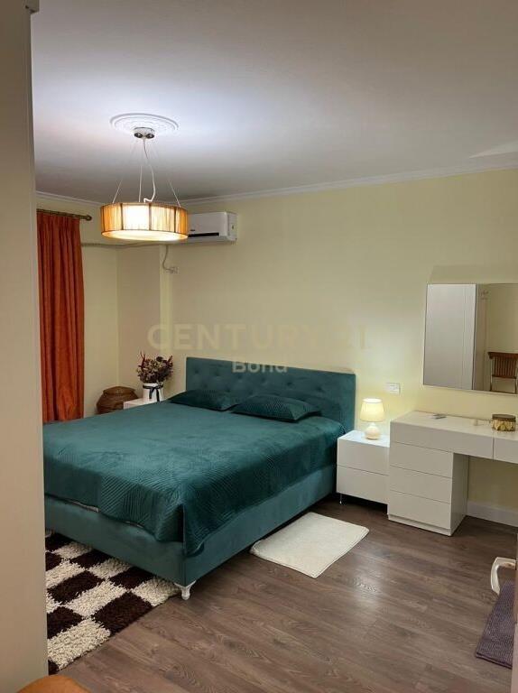 Shitet Apartament 2+1+2 Rruga e Kosovareve 265000€ 117 m2