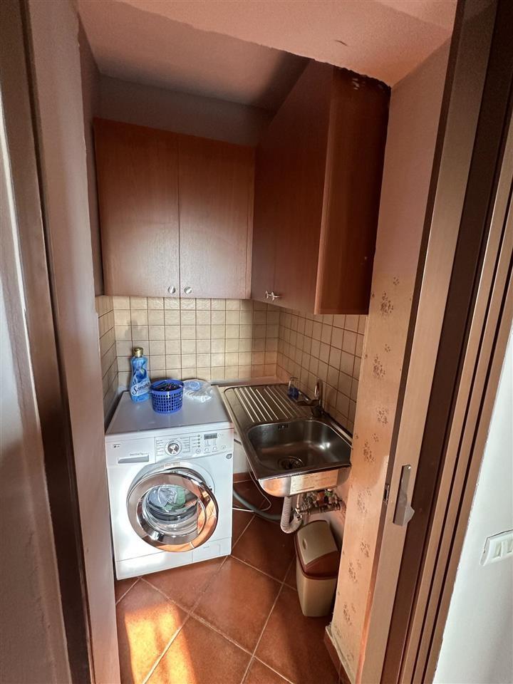 Apartament me Qera, Laprake