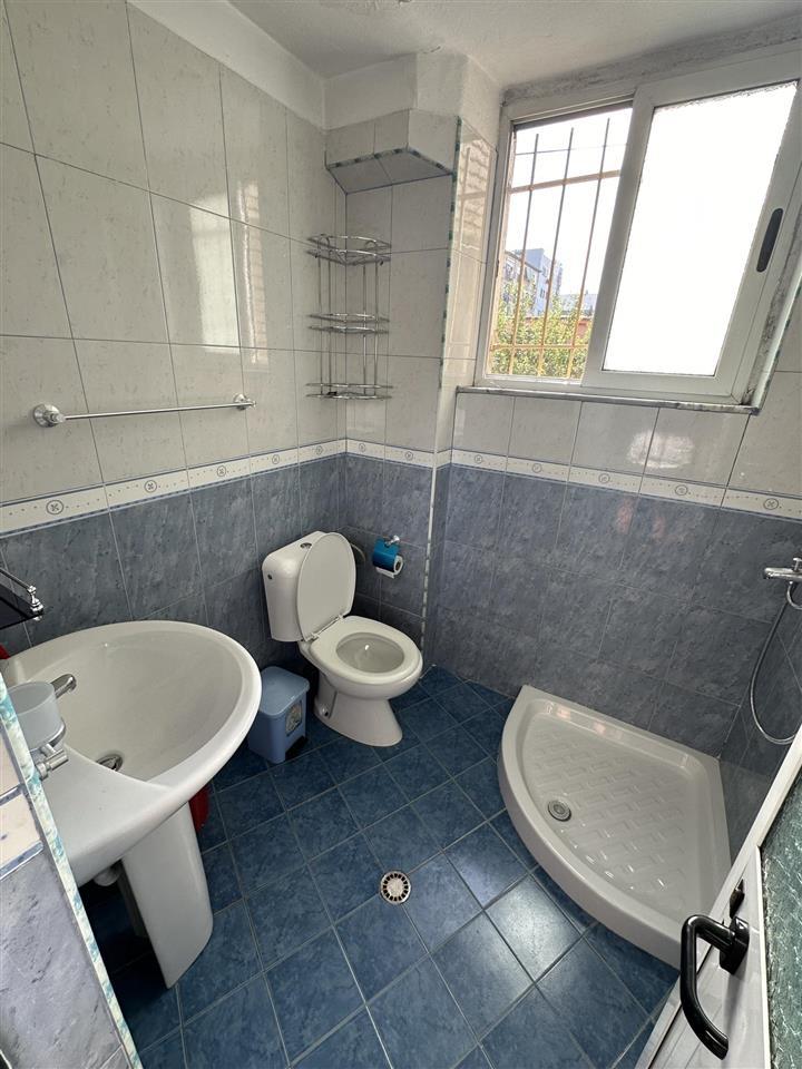 Apartament me Qera, Laprake