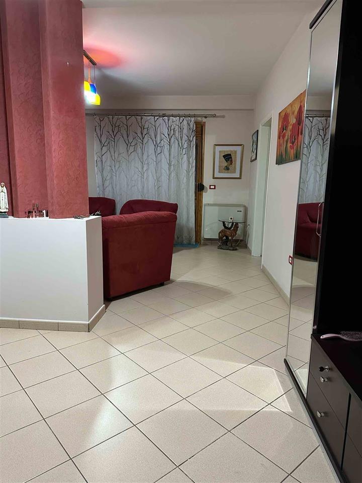 Apartament me Qera