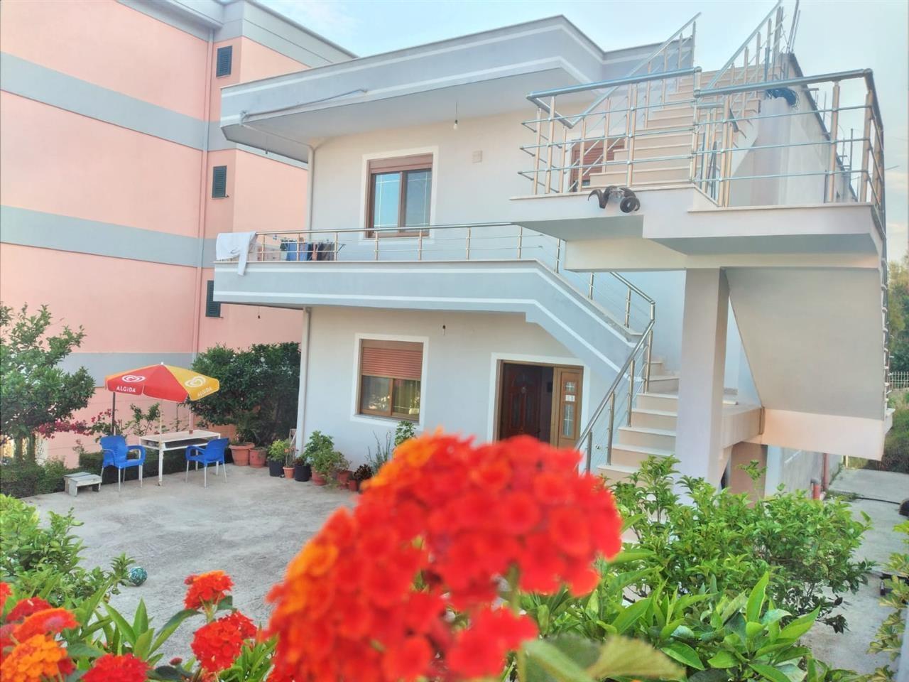 Shtepi pushimi 2+1+2 tek uji ftoht vlore parkim+internet