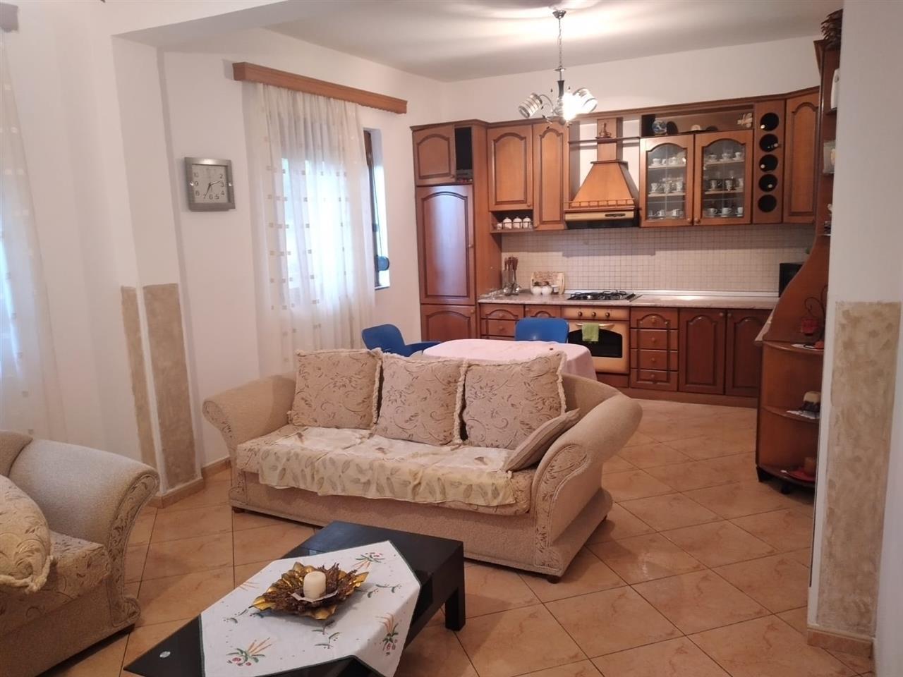 Shtepi pushimi 2+1+2 tek uji ftoht vlore parkim+internet