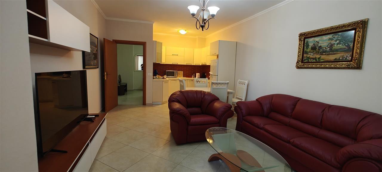 JEPET ME QERA Apt PRANE ISH-URT DURRES