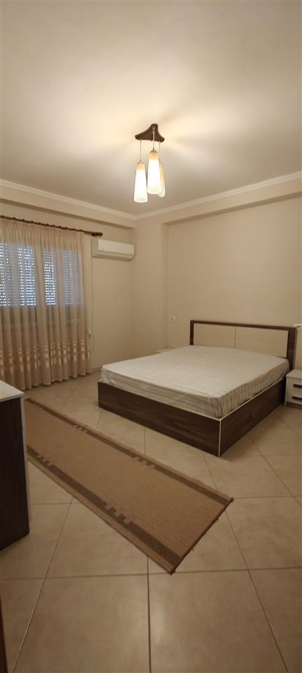 JEPET ME QERA Apt PRANE ISH-URT DURRES