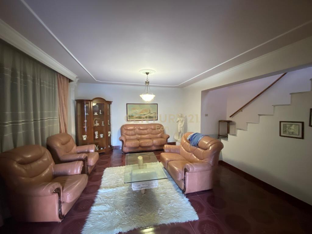 SHITET VILE PRANE MUZEUT TE DESHMOREVE, DURRES!!