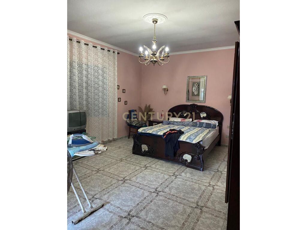 SHITET VILE PRANE MUZEUT TE DESHMOREVE, DURRES!!