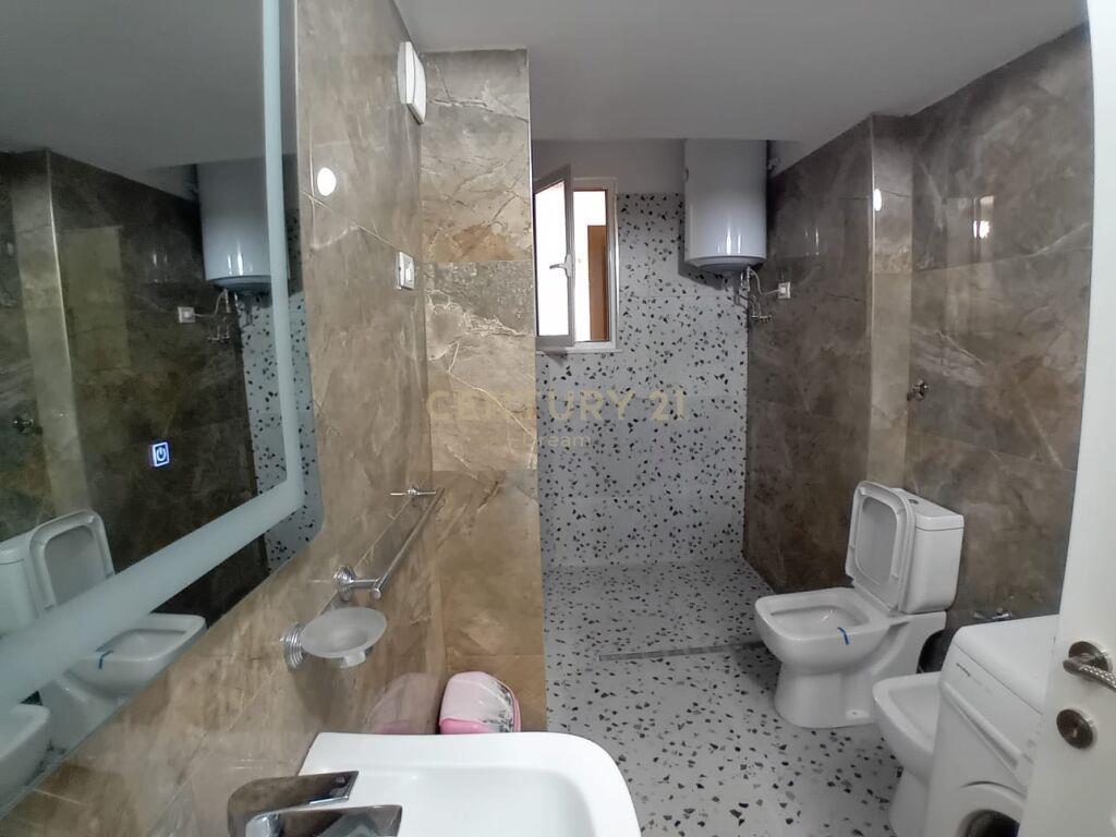 Jepet me Qira Apartament 3+1 ne Xhamllik!DREAM97101