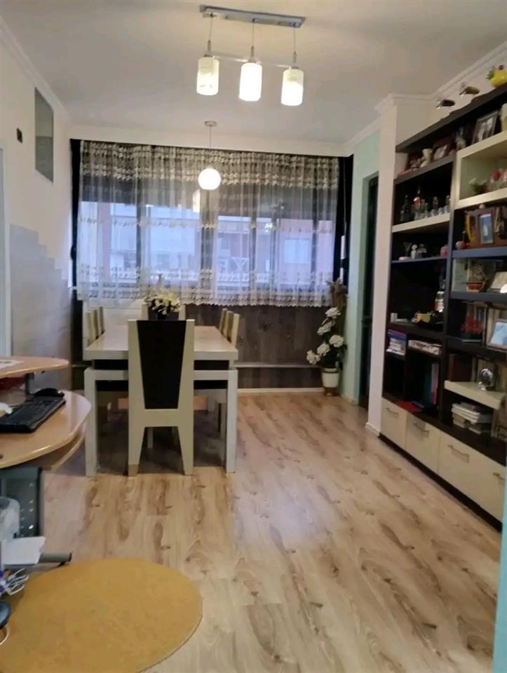 Qe. Ap.2+1, A Gatimi i veçant,2 banjo ,1 me ajrim natyral.