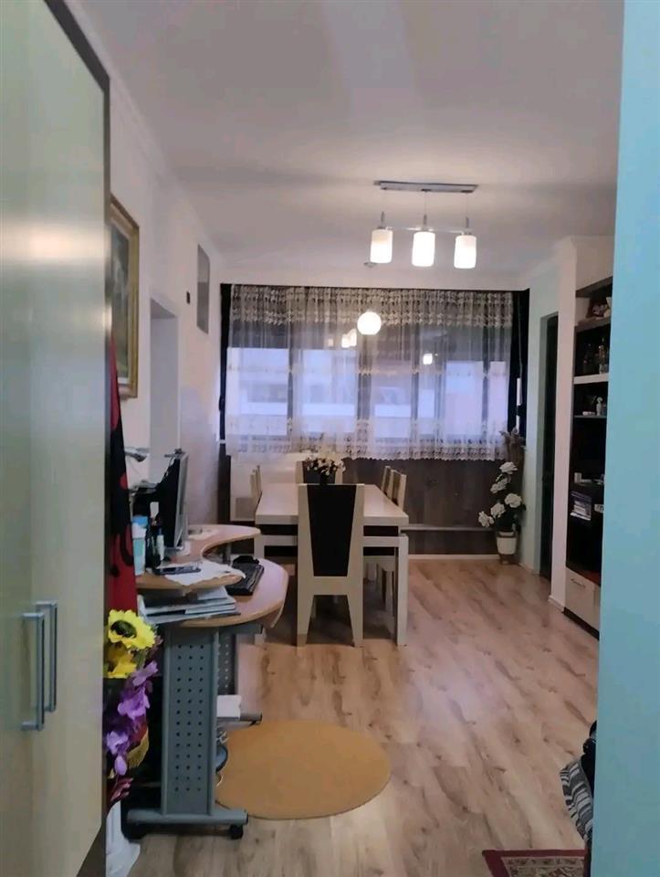 Qe. Ap.2+1, A Gatimi i veçant,2 banjo ,1 me ajrim natyral.