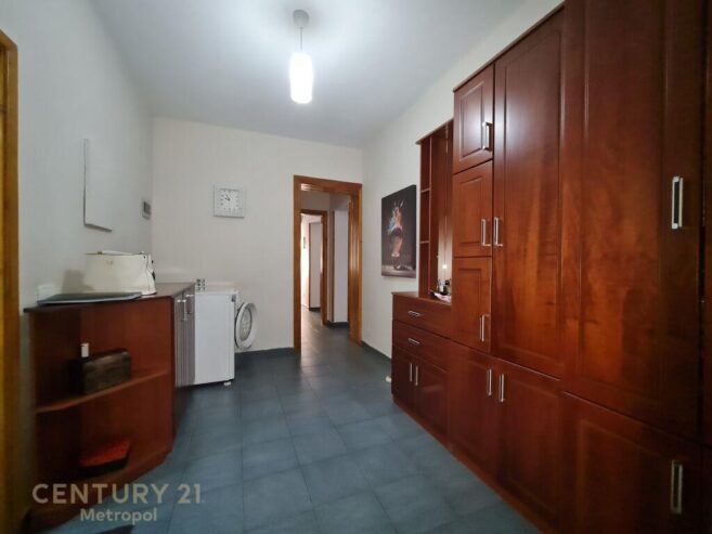 Shitet Apartament 1+1 Brryli 120 000 € 77 m2