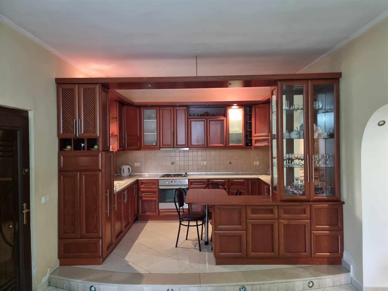 Shitet Shtepi Private