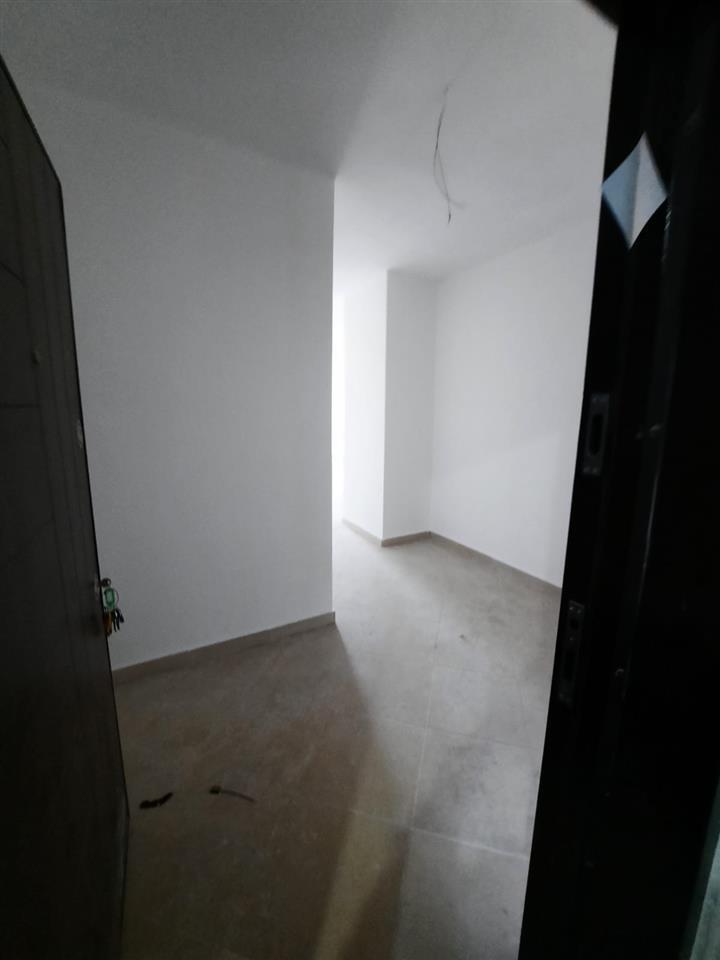 Apartament 2+1 ne shitje prane stacionit te trenit ne Durres