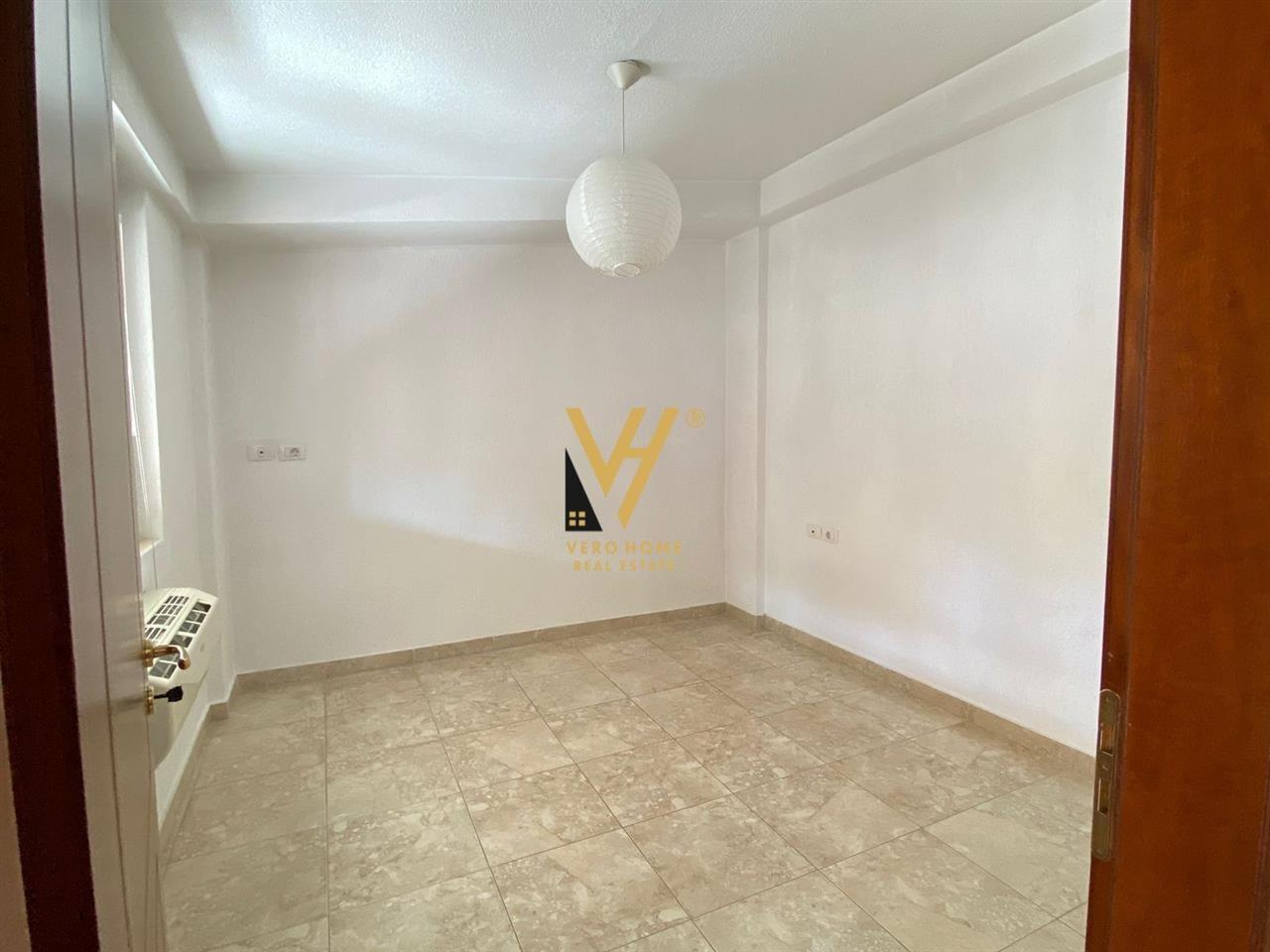 APARTAMENT 3+1+2 TE KOPSHTI ZOOLOGJIK 499.000 EURO