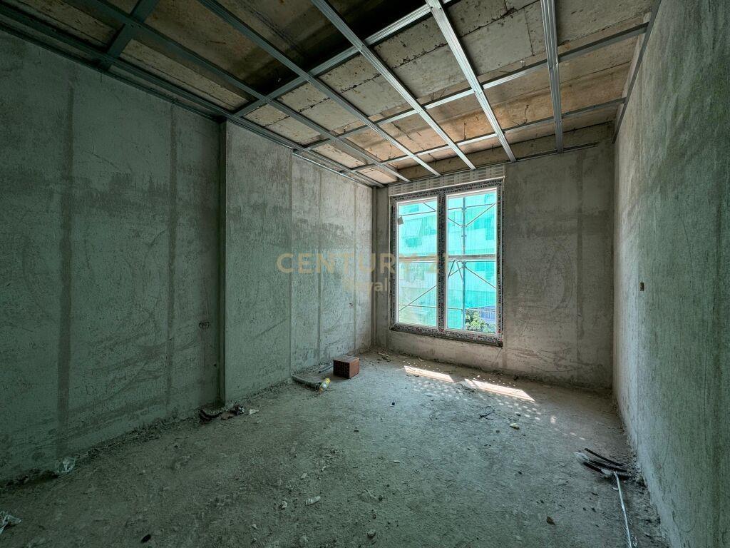 Shesim Apartament 2+1+2 prane Bulevardit Te Ri royal99132