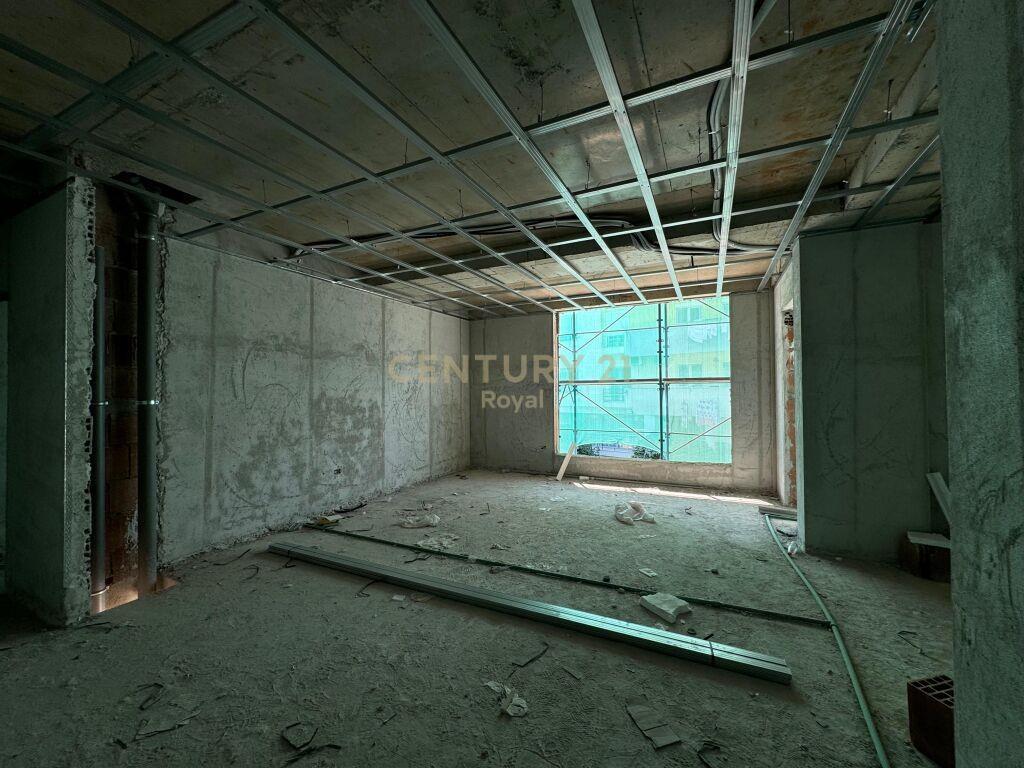 Shesim Apartament 2+1+2 prane Bulevardit Te Ri royal99132