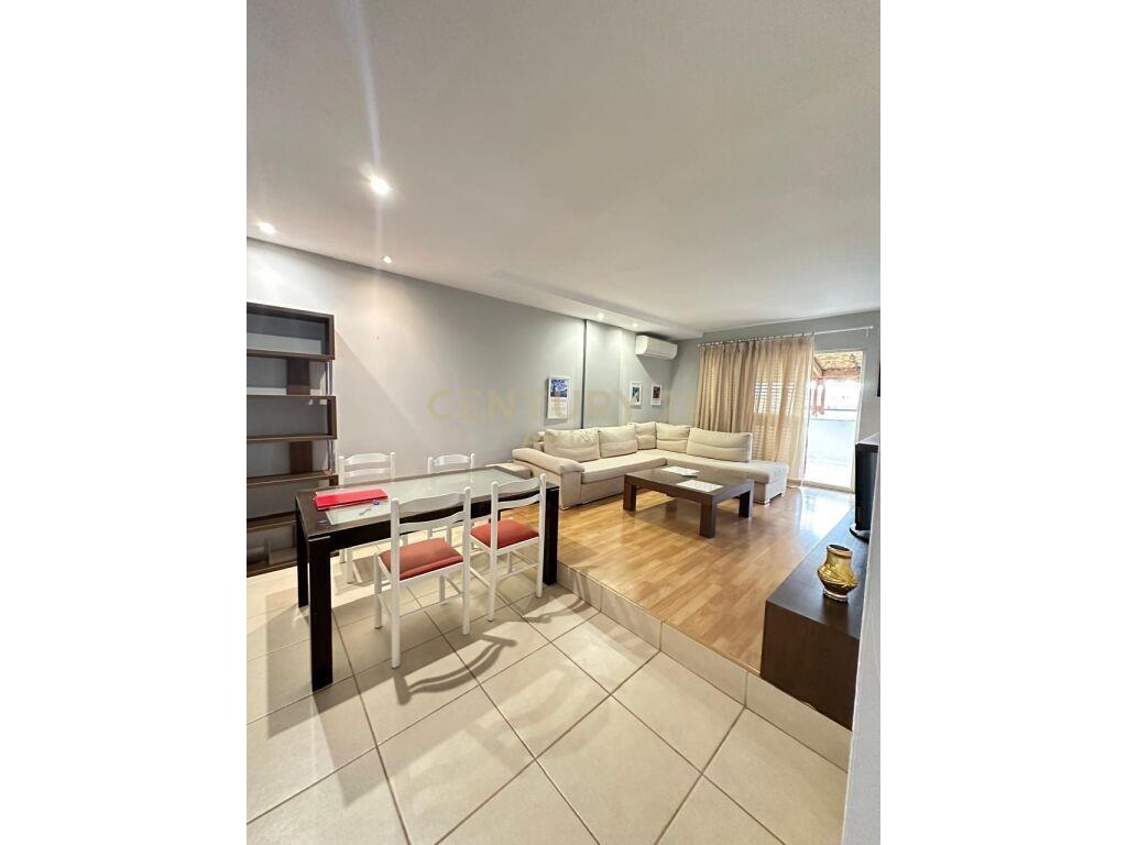 Qira Apartament 2+1+Verande Pazari i Ri 650 € 137 m2