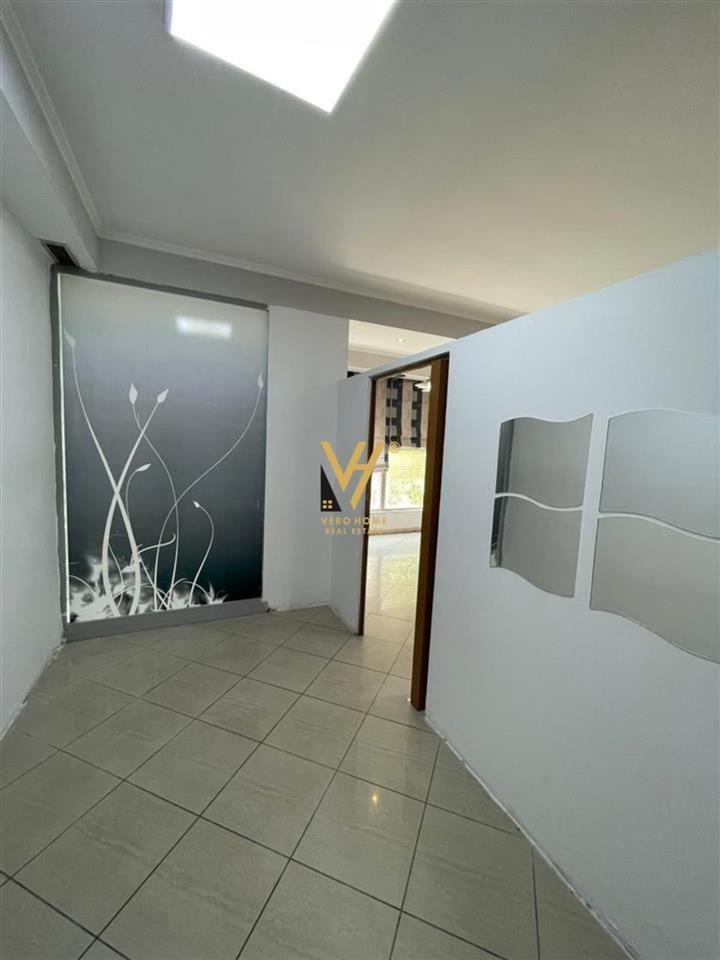 JEPET ZYRE 60 M2 ME QERA TE RRUGA E KAVAJES 600 EU