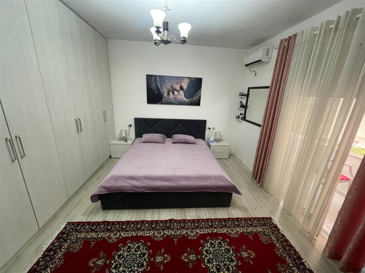 Ish Parku,Shitet apartament 1+1