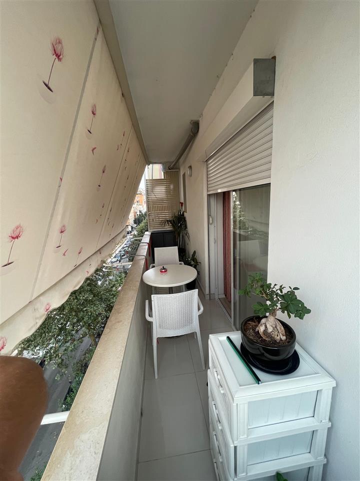 Ish Parku,Shitet apartament 1+1