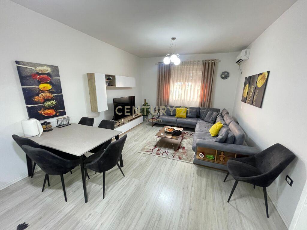 Pas Globe ,shitet apartament 1+1!