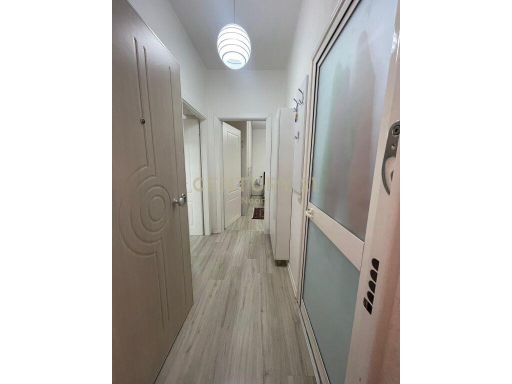 Pas Globe ,shitet apartament 1+1!