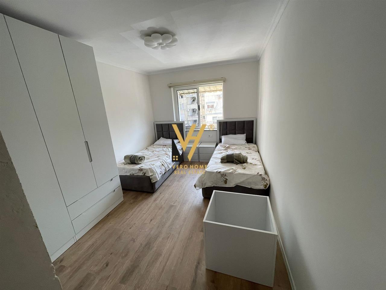 2+1 TE STADIUMI DINAMO 800 EURO