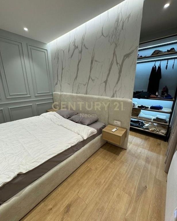 Shitet Apartament 2+1+Post Parkimi Rruga e Kavajes 350 000 €