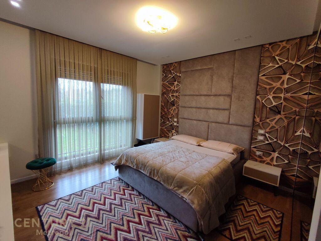 APARTAMENT 2+1+PARKIM+OBORR, LIQENI I THATE!