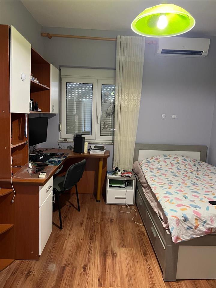 Qera, Vilë, Sauk, Tiranë