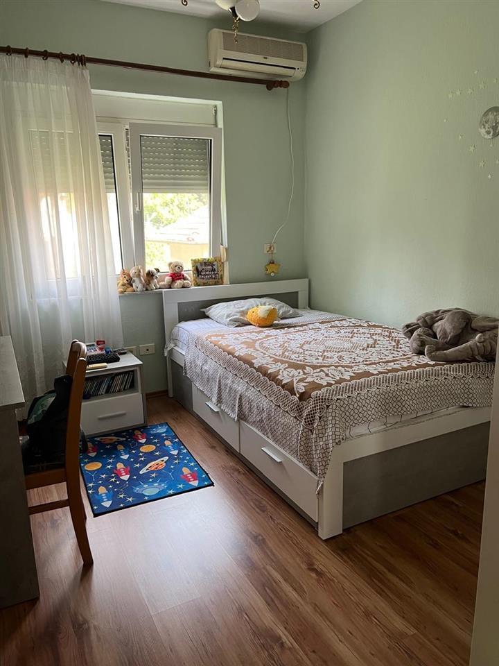 Qera, Vilë, Sauk, Tiranë