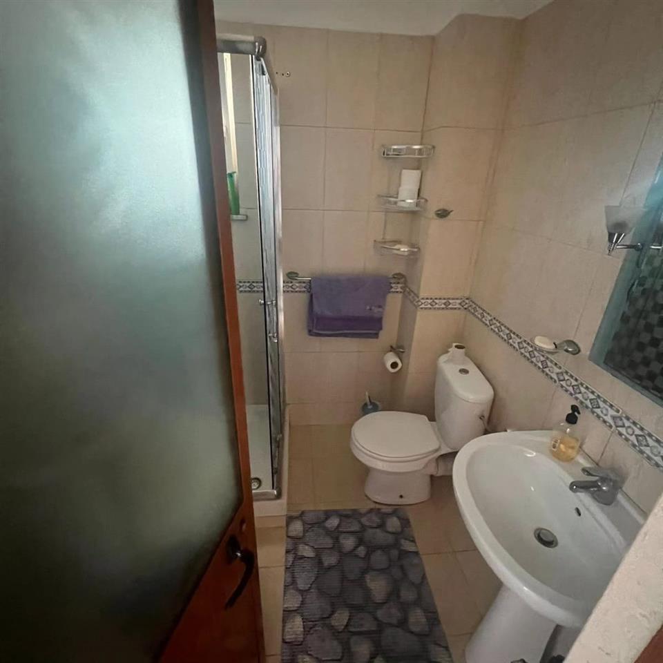 shitet apartament rrota e kuqe