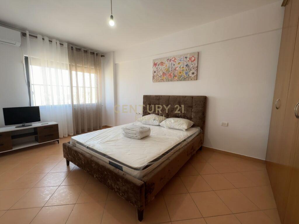 Qira Apartament 2+1 21 Dhjetori 650 € 100 m2